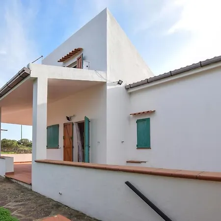 Pet Friendly In With Kitchen